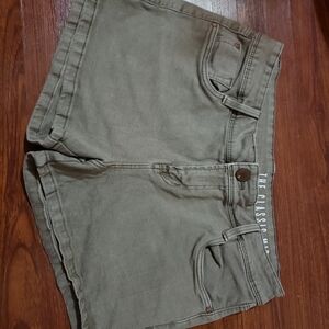 🌺 Mid-Rise Cotton On Shorts